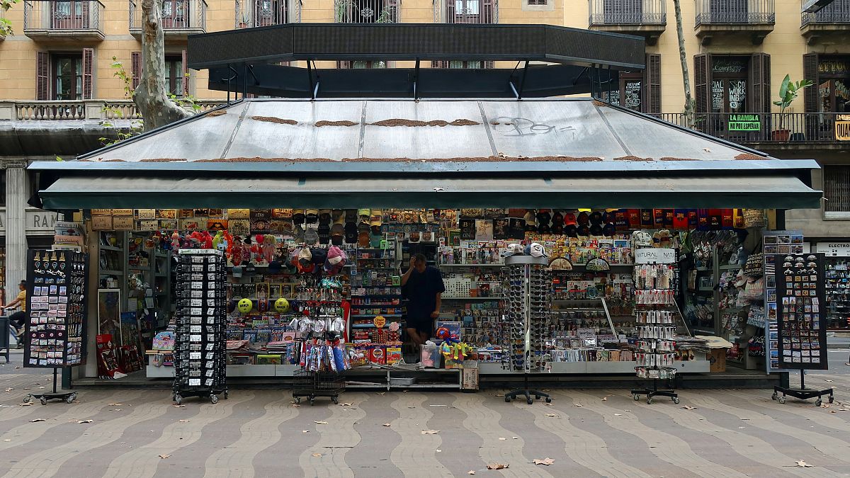 Los quioscos de las Ramblas han pasado de vender prensa a convertirse en bazares