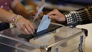 Eleitores franceses votam na segunda volta das eleições legislativas em França
