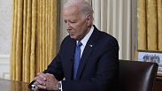 Le président Joe Biden fait une pause avant de s'adresser à la nation depuis le bureau ovale de la Maison Blanche à Washington, le mercredi 24 juillet 2024.