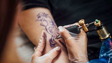 Работа татуировщика