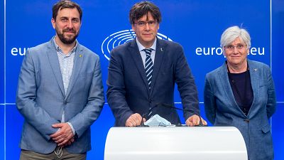 Toni Comín, Carles Puigdemont und Clara Ponsatí im Jahr 2021.