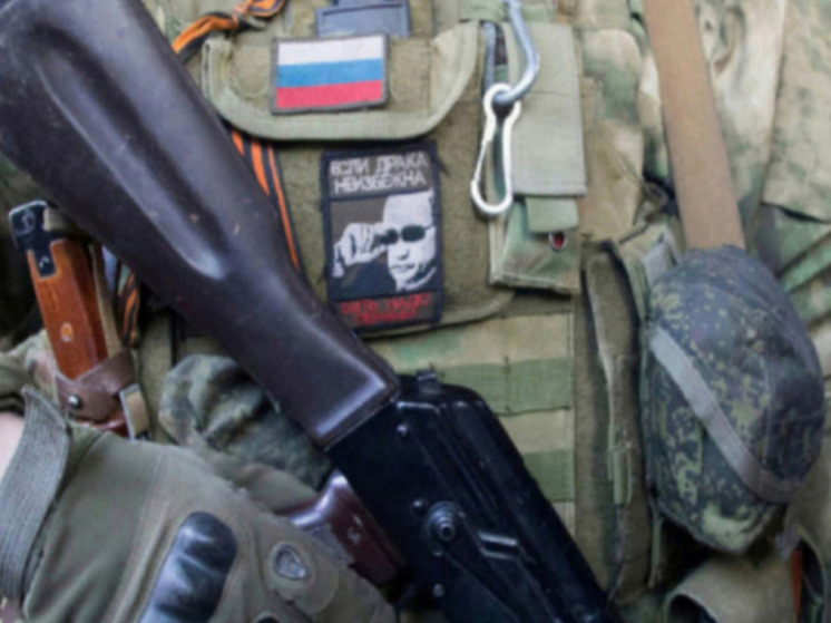 Военкор рассказал о вынесших на руках тело российского командира пленных украинцах