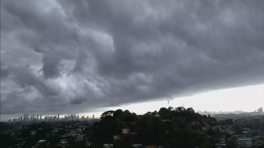 La capital panameña amaneció con lluvias a lo largo de sus distritos