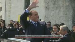 Silvio Berlusconi tra la gente, sempre con il sorriso e la battuta pronta
