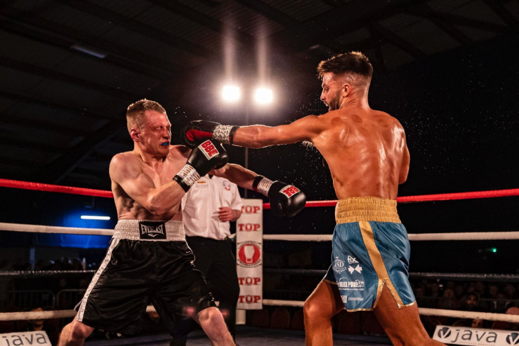 Danny Quartmaine beat Lithuanian pro Simas Vilosinas in front of a packed Sports Connexion in Ryton On Dunsmore (image via Reece Singh PR)