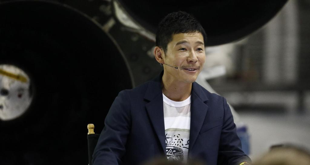 Japanese billionaire pulls plug on private ‘dearMoon’ lunar Starship mission