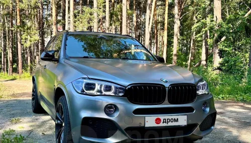 Матовый BMW X5 с панорамной крышей за 5 млн рублей продают в Барнауле