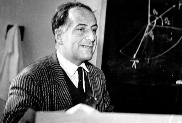 Бруно Понтекорво первым выдвинул гипотезу нейтринных осцилляций