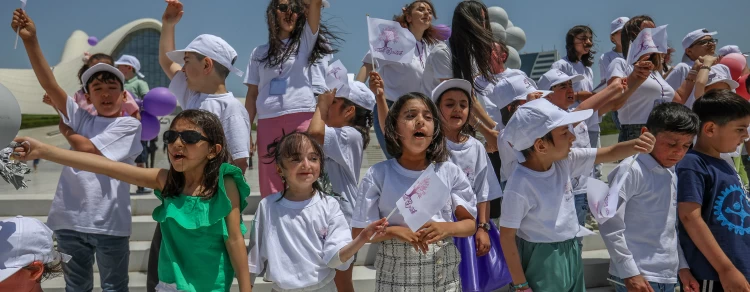 Азербайджан отмечает Международный день защиты детей