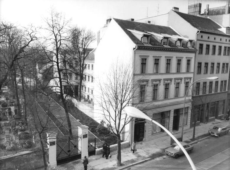 File:Bundesarchiv Bild 183-T0411-347, Berlin, Brecht-Haus.jpg