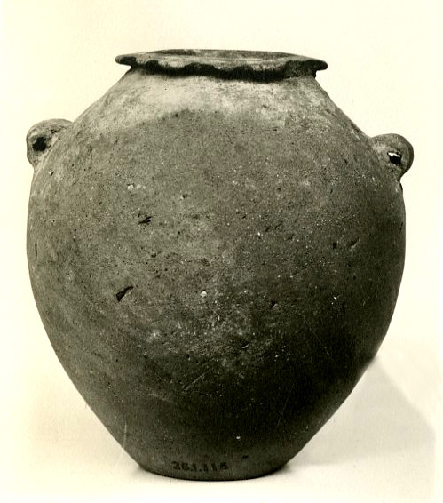File:Marl ware jar with lug handles MET 36-1-116.jpg