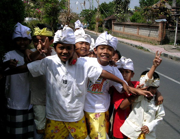 File:Ubud-Kids.jpg