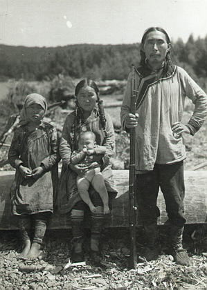 File:Udege Family.jpg