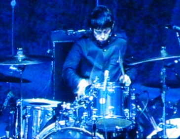 File:Oasis drummer2.jpg