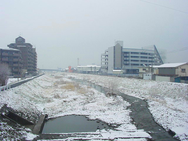 File:UmedaGawa2004-3-4.jpg