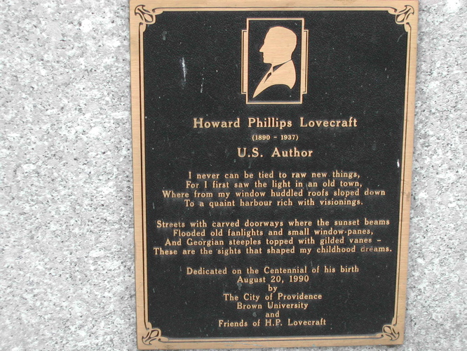 File:H.P. Lovecraft plaque (close up).jpg