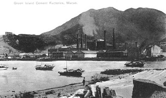 File:Ilha Verde Cement Factories circa 1900.jpg
