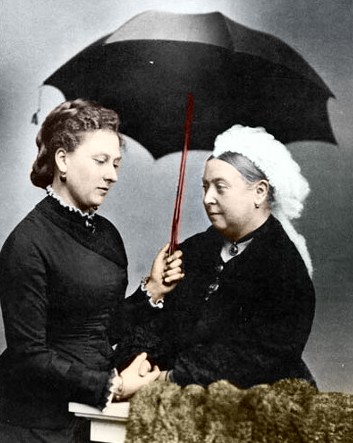 File:Princess Beatrice mourning with Queen Victoria.jpg