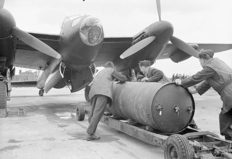 File:Loading cookie on Mosquito WWII IWM CH 12621.jpg