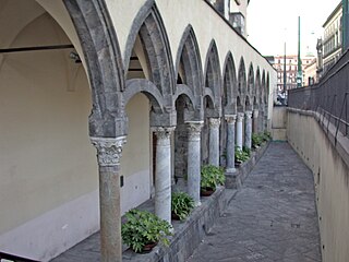 Santa Maria Incoronata, portico esterno a livello inferiore all'attuale (Category:Santa Maria Incoronata).