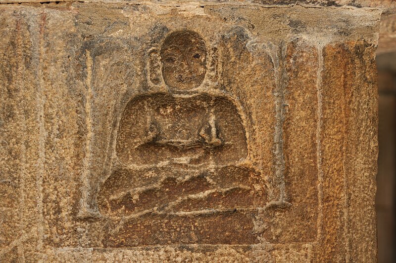 File:Sultan Bathery - Jain Temple - Pillar Relief - 1.jpg