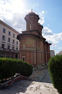 Română: Biserica „Kretzulescu” („Kreţulescu”/ „Creţulescu”) său „Adormirea Maicii Domnului” văzut din Calea Victoriei, Calea Victoriei 45, monument istoric B-II-m-A-19855