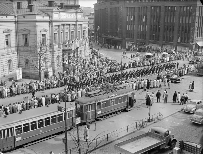 File:A military parade in Helsinki, Finland 1952 (JOKAUAS2 1354-1).tif