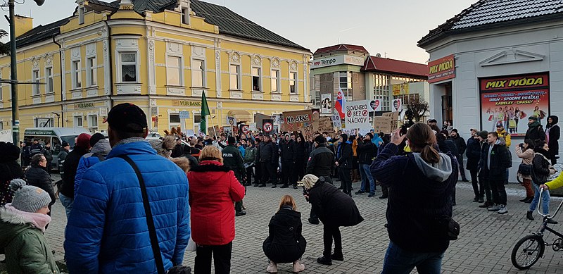 File:Protest proti ĽSNS.jpg