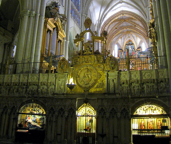 File:Cathedral of Toledo1, Spain - interior 1.jpg
