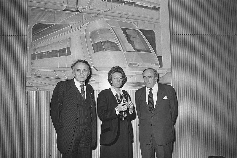 File:Transport ministers Schlechter (LU), Smit Kroes (NL), Dollinger (DE), 1986-12.jpg