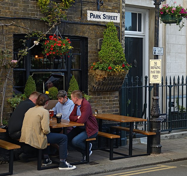 File:Two Brewers Pub. Windsor, UK.jpg