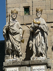 Estatuas de los reyes Josafat y Ezequías de Judá.