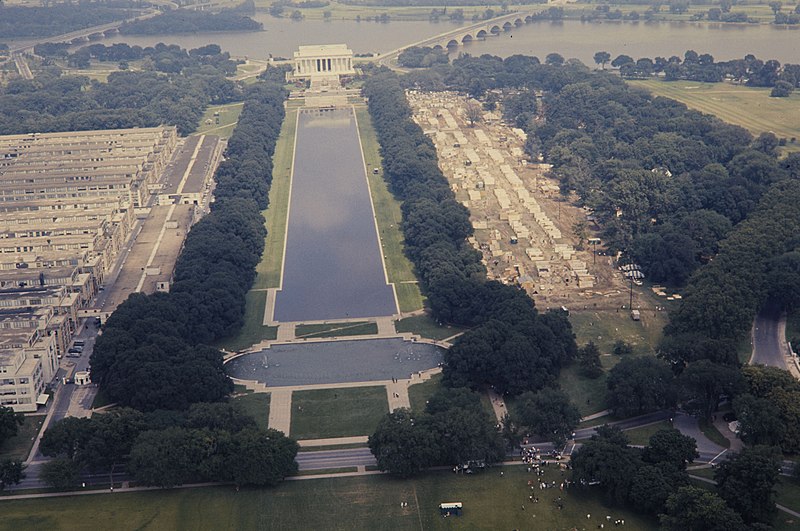 File:Demonstrations. Aerial view of the National Mall and Lincoln Memorial during Solidarity Day on Juneteenth. (8c16ebd8750e46bc8fb7e448a5e4601c).jpg