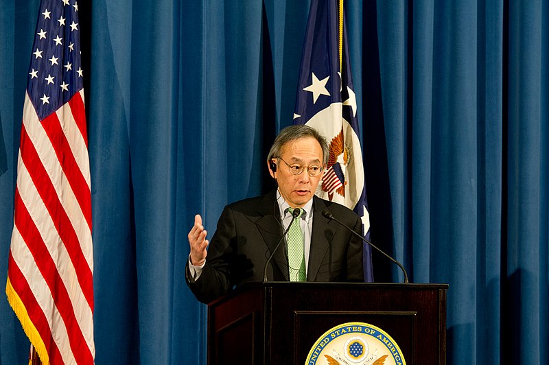 File:Secretary of Energy Chu in a Tokyo Press Conference (6882690154).jpg