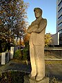 Kennedyallee/Hochkreuz in Plittersdorf (Bonn): Statue of President John F. Kennedy, looking westwards