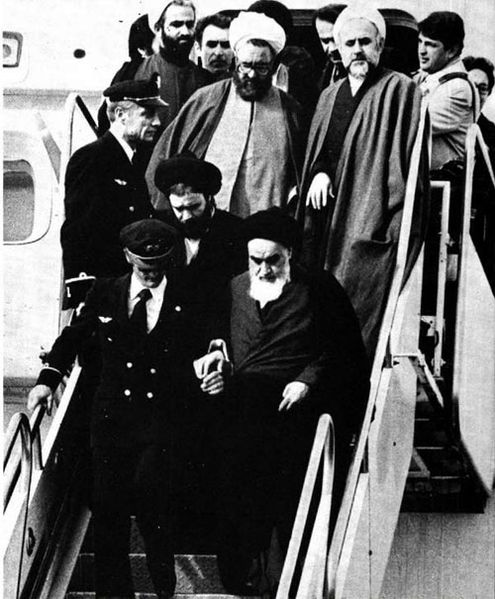 File:Khomeini motahari tabatabaei ghotbzadeh Lahouti banisadr.jpg