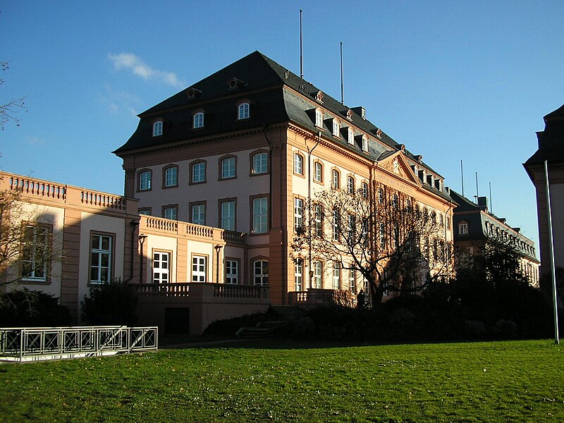 File:Landtagsgebäude Rheinland-Pfalz.jpg