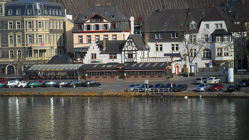 File:Bernkastel-Bahnhof Berncastel Nord.jpg