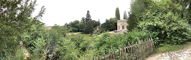 File:Panorama at the Château de Versailles - Le Rocher et le Belvédère.jpg