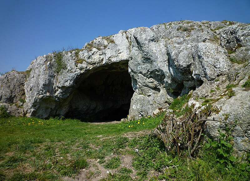 File:Nördlingen - Ofnethöhle auf dem Riegelberg 02.jpg