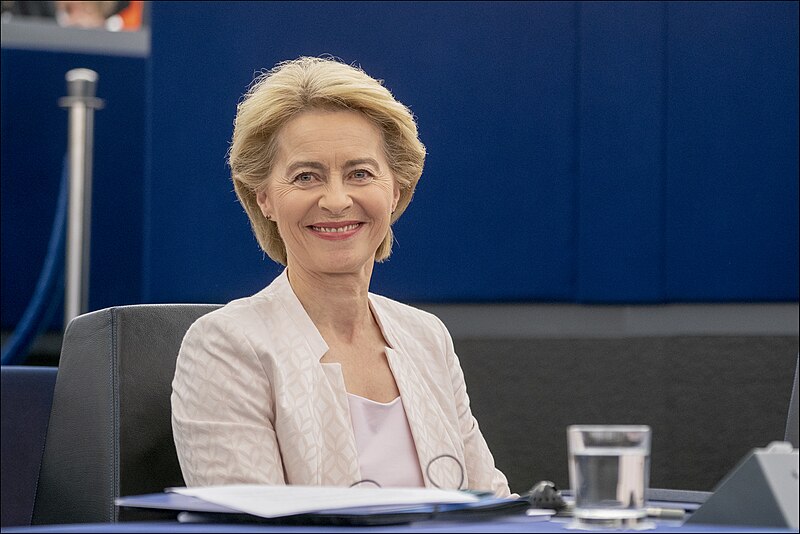 File:Ursula von der Leyen presents her vision to MEPs 2.jpg