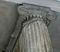 :li:Ionisch kapiteel]] in Pergamonmuseum in li:Berlien