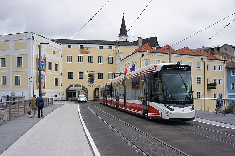 File:ET131 Trauntor Gmunden.jpg