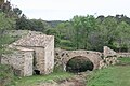 Moulin de Julien (1696) et pont sur le ruisseau de Vaillelle.