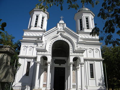 Română: Biserica „Sfinții Voievozi”, Calea Griviței 58