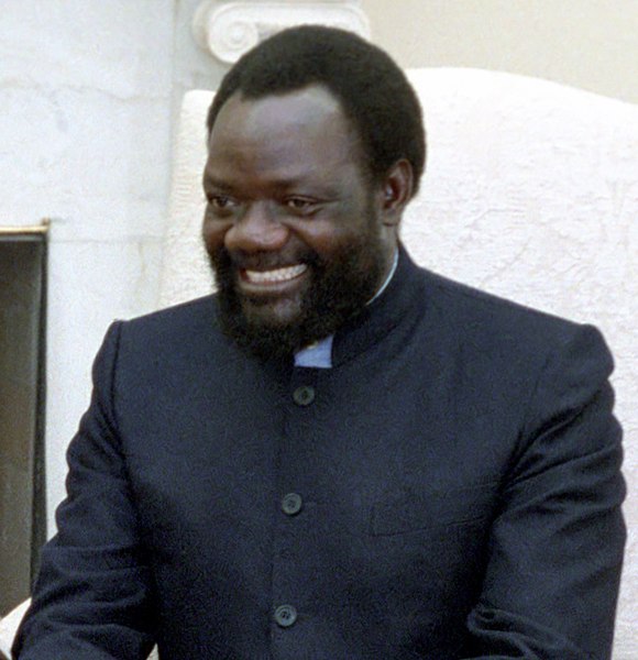 File:Jonas Savimbi (cropped).jpg