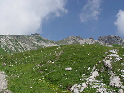 Blick vom Edmund-Probst-Haus aufwärts zum Gipfel.