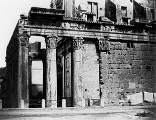 Temple of Antoninus and Faustina, photo 1860.