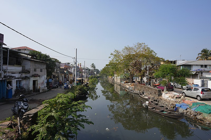 File:Kochi - Eraveli Canal - 2.jpg