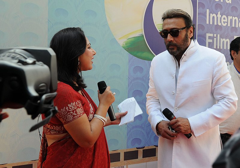 File:Actor, Jackie shroff briefing the media on the Red Carpet at the closing ceremony of the 43rd International Film Festival of India (IFFI-2012), in Panaji, Goa on November 30, 2012.jpg